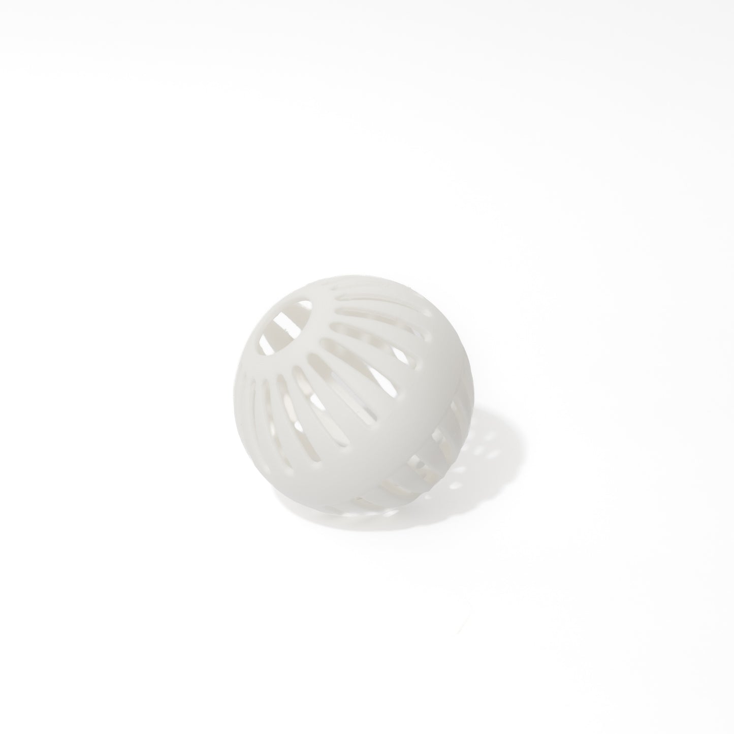 Whisker Roll – Interactive Treat Ball for Cats